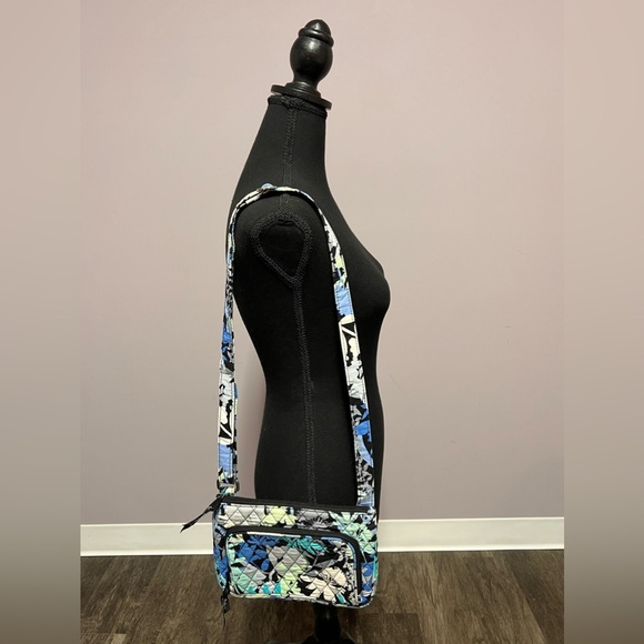 VERA Bradley CROSSBODY Quilted BAG Shoulder - Picture 2 of 16
